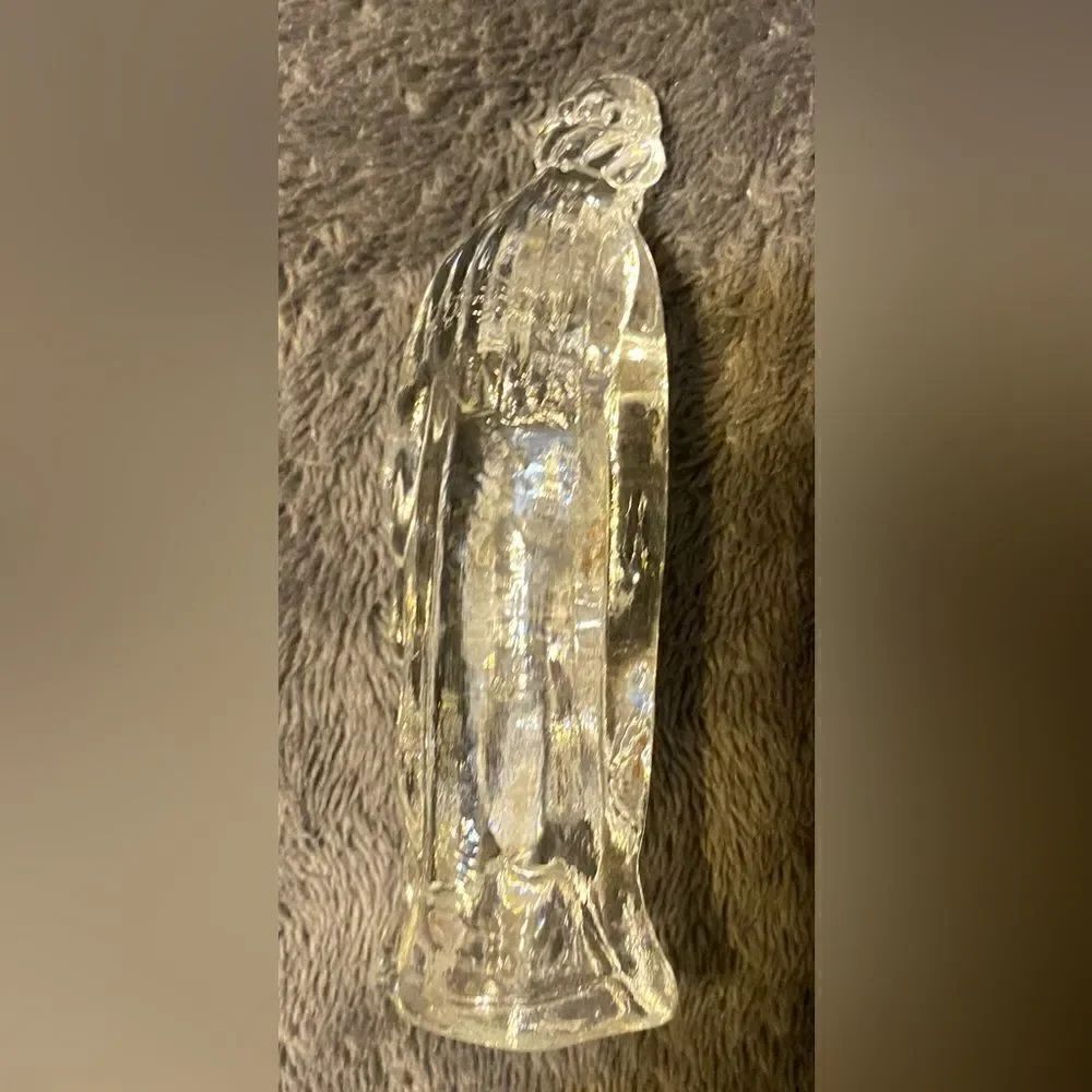 Vintage clear molded glass wiseman figurine from nativity set